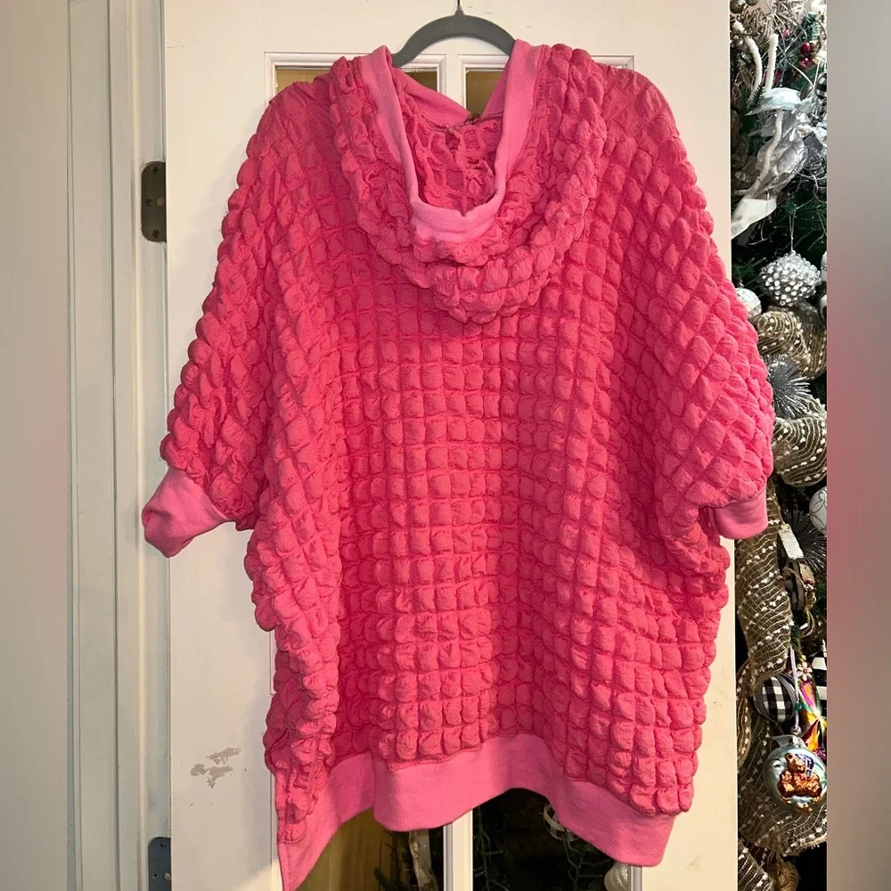 NWT Easel Bubble Top - Picture 2 of 3